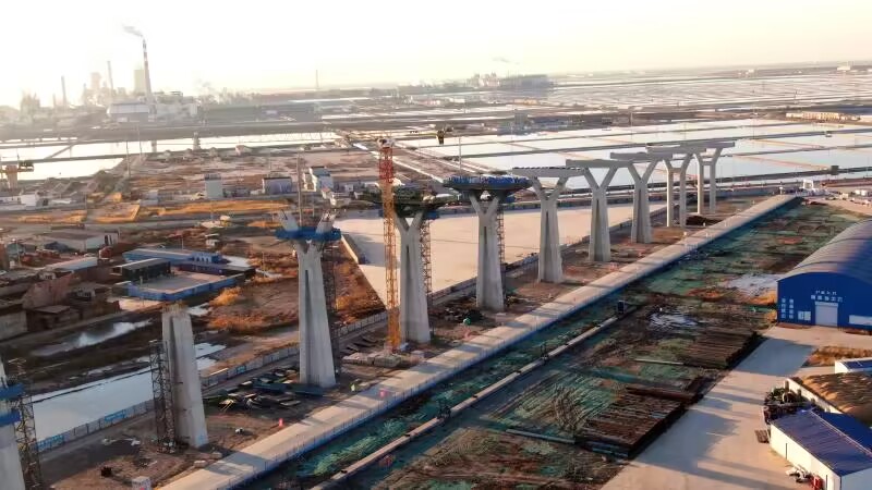组图丨隆冬时节，世界第一跨径梁桥加紧施工