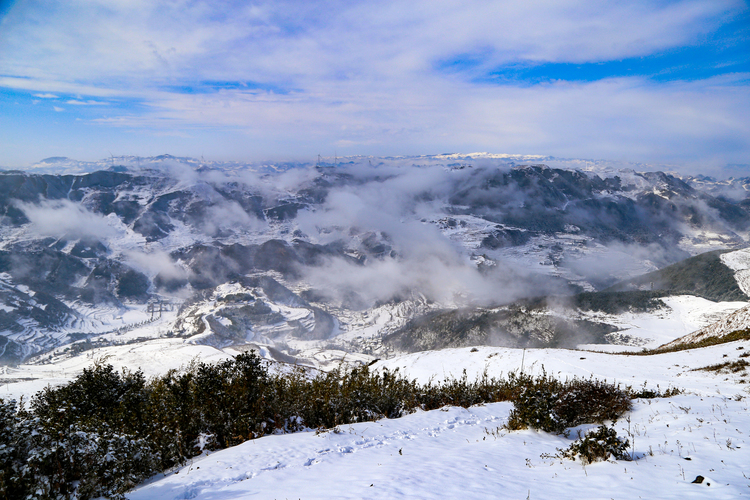 （中首）貴州屋脊韭菜坪雪景醉人 引來遊人紛紛打卡