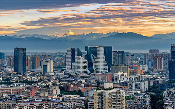 成都市武侯区委书记许兴国指出,要按照产业逻辑与招商规律,紧紧扭住