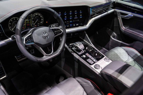 锐揽四海 骋赴盛景 大众进口汽车登临广州车展_fororder_image002