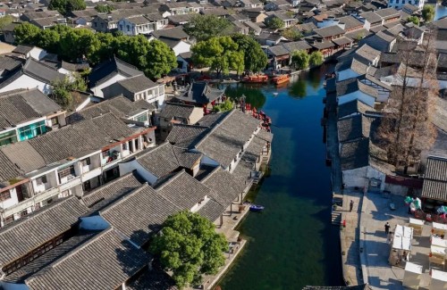 光影艺术点亮“绍兴黄酒小镇” 打造穿越古今的潮流文化聚集地