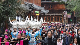 贵州旅游市场热 游客玩得嗨