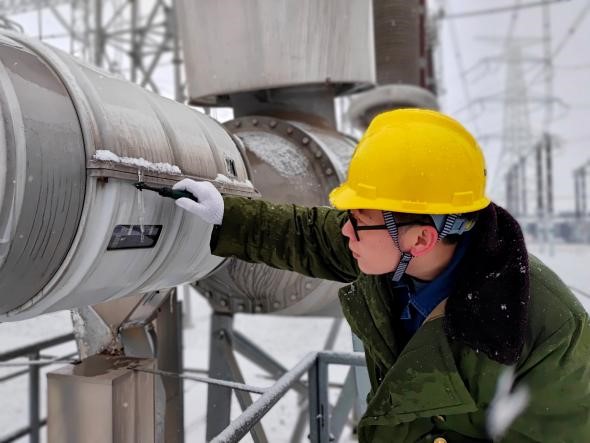 State Grid Shaanxi Electric Power Company Limited: Stable Power Supply Keeps People Warm in Winter_fororder_4