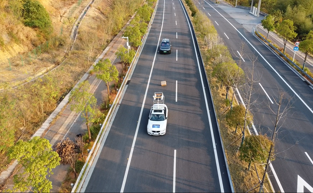 国家智能网联汽车（长沙）测试区首推面向用户的“智车信心度”测评_fororder_前车货物跌落场景