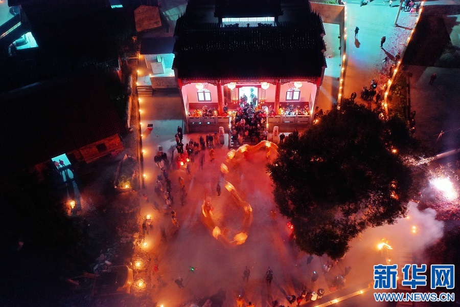 江西萍鄉：龍燈飛舞迎元宵