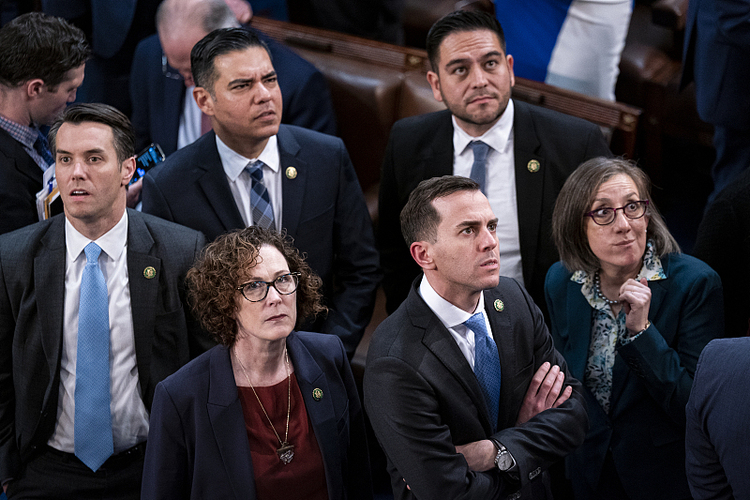 麦卡锡难迈卡 美众院惹众怨