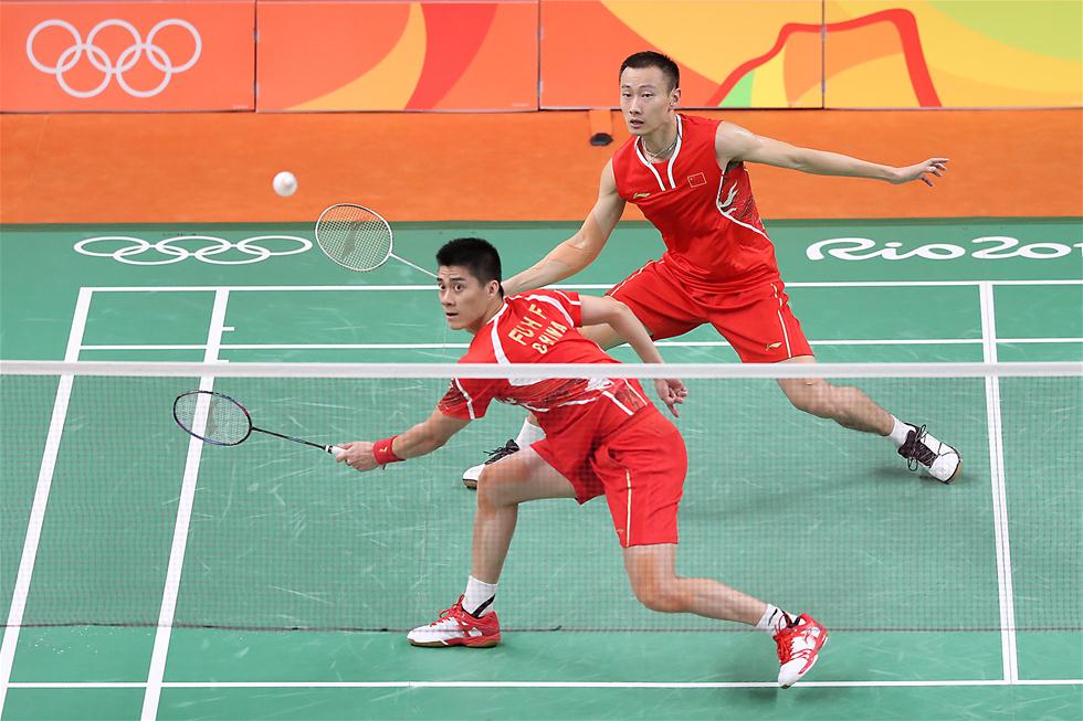 羽毛球男双：傅海峰/张楠进四强