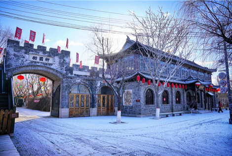 嬉冰雪过大年 千名北京游客入住辽宁葫芦古镇