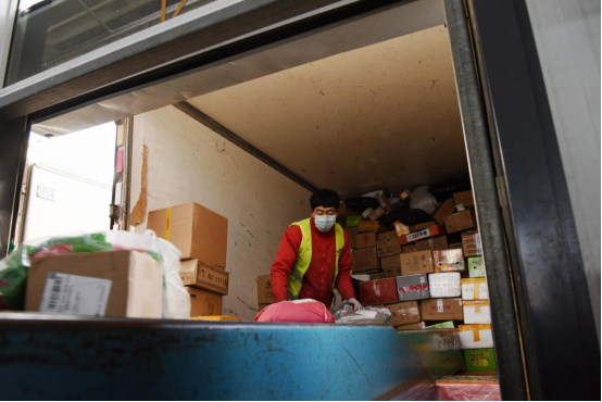 （原创）河北沧州经济开发区：保物流畅通打通快递服务“最后一公里”_fororder_开发区稿件705