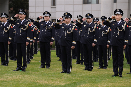 庆祝第三个中国人民警察节 江苏省公安厅举行升警旗仪式_fororder_2