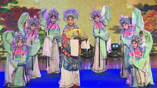 2023 Chinese Spring Festival Evening Gala in Romania: Festive New Year Performances with Liaoning Characteristics_fororder_图片1