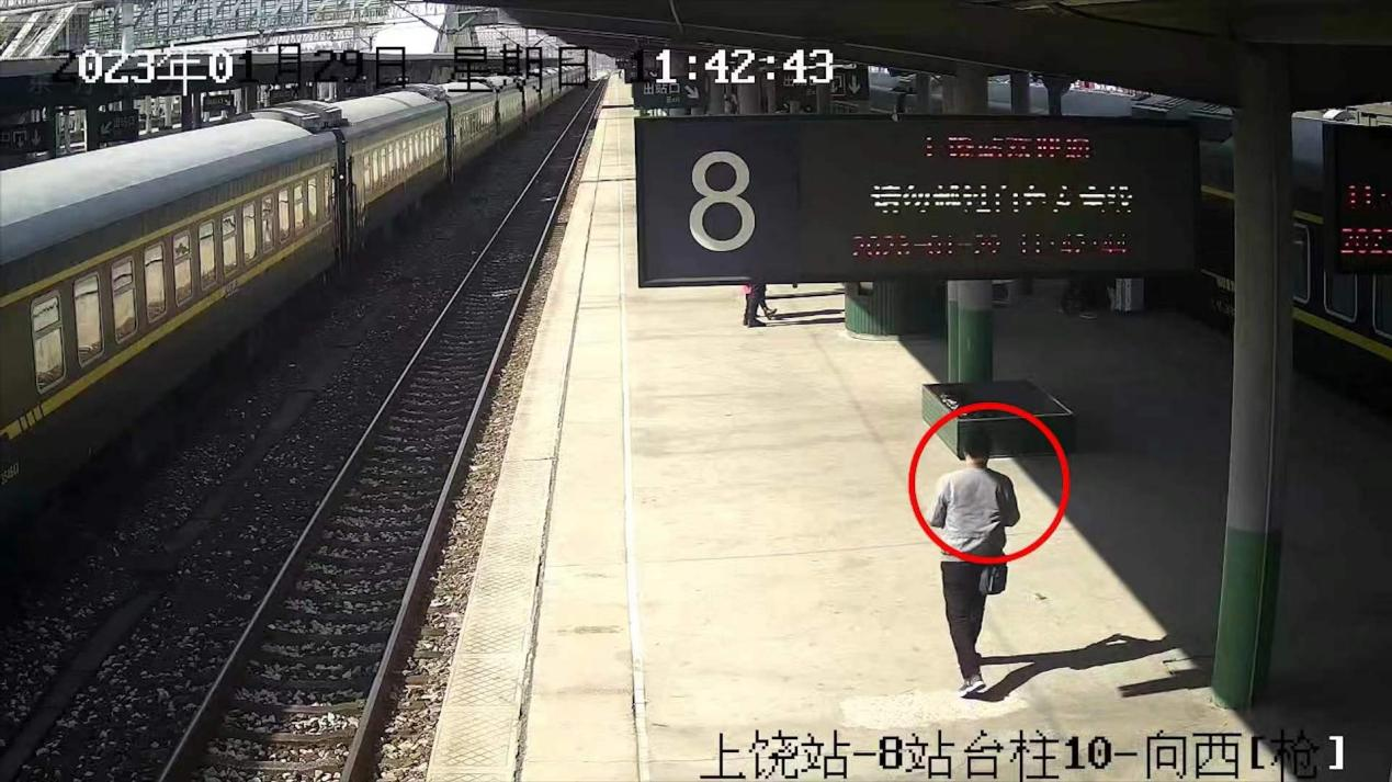 上饶市：旅客手机被盗 铁警火速寻回_fororder_2