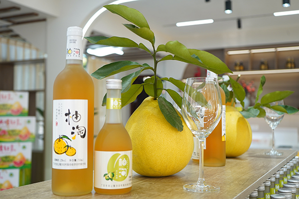 柚子果变身“黄金果” 广汉连山生态美酒飘香增收致富路_fororder_5564a659ae3601e554ecb232833869a