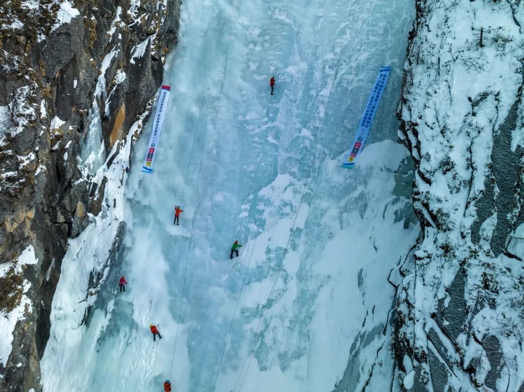 （轉載）達古冰川開啟冰雪旅遊季 3種景區代表色玩轉”川西小瑞士“