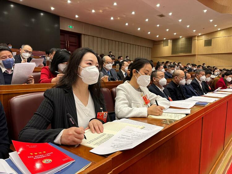 中国人民政治协商会议湖北省第十三届委员会第一次会议在武汉举行