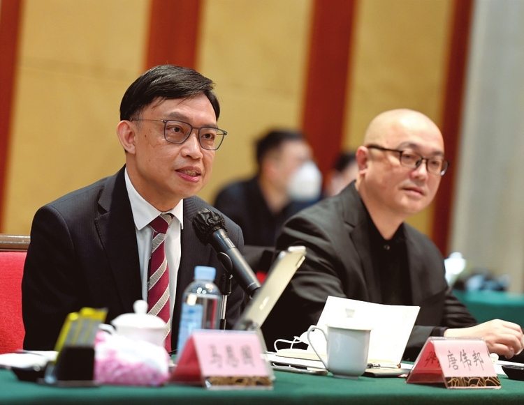 山西：积极审议 热烈讨论_fororder_1