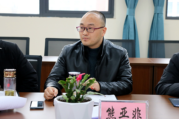 宜宾市一曼中学校：新春开学启新篇 笃行不怠再出发_fororder_熊亚非作工作强调-摄影-陈国峰