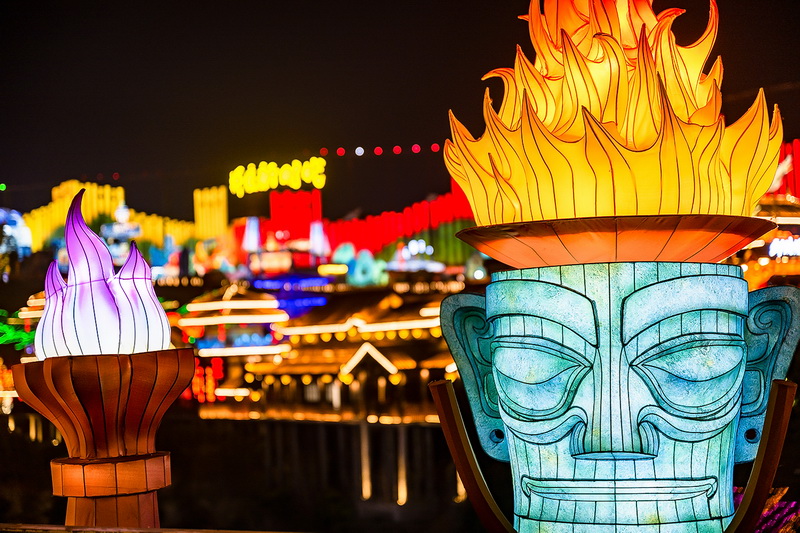 图集 | 第二十九届自贡国际恐龙灯会已准备就绪 将于1月17日璀璨开幕_fororder_7第29届自贡国际恐龙灯会现场（摄影-廖志全）