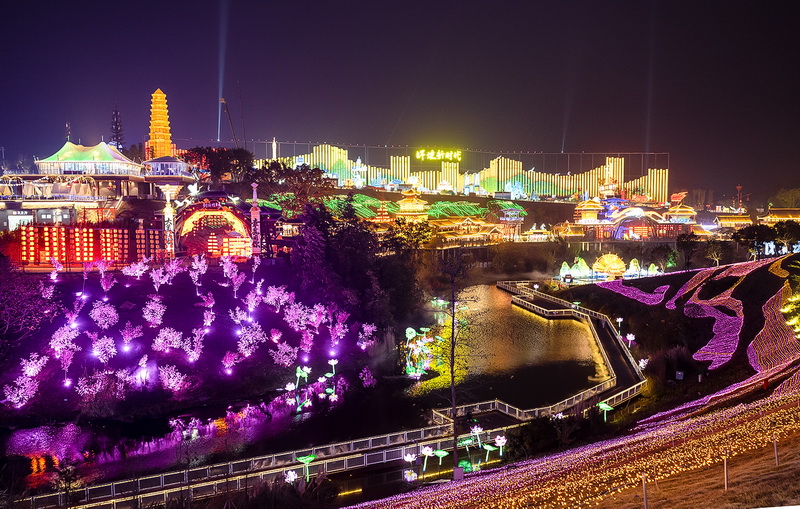 图集 | 第二十九届自贡国际恐龙灯会已准备就绪 将于1月17日璀璨开幕_fororder_10第29届自贡国际恐龙灯会现场（摄影-廖志全）