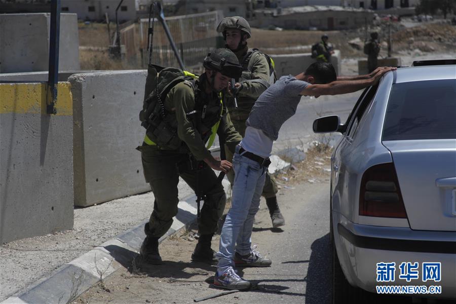巴勒斯坦民众与以军冲突造成一青年死亡