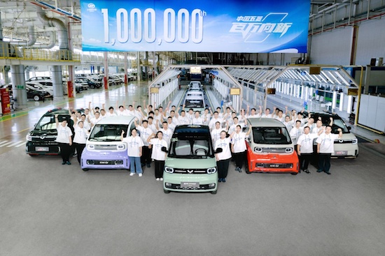年销超160万辆 纯电动单一车型销量全球第一 中国五菱加速向新_fororder_image003