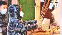 “冰雪美食”香飄老街