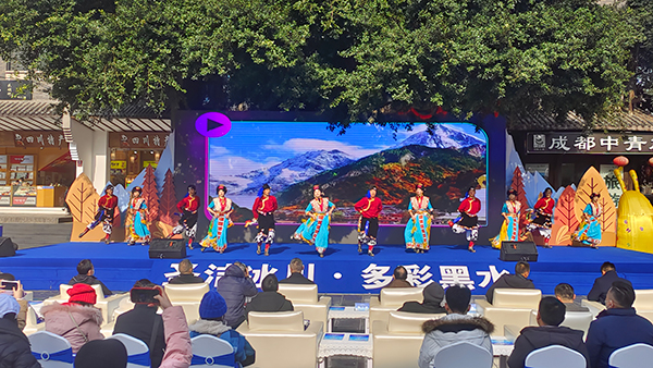 活动现场 摄影 刘浪涛伴随着舞蹈《阿拉吉吉》,国家级非物质文化遗产