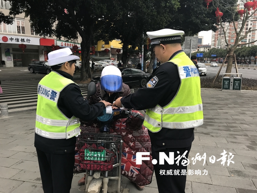 【高清图2】【地市 福州】福州交警部门查纠各类非机动车交通违法35万余起