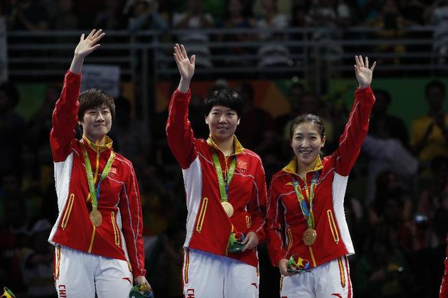 李曉霞“斷臂”也要贏 丁寧聽《勳章》減壓 李曉霞“斷臂”也要贏 丁寧聽《勳章》減壓