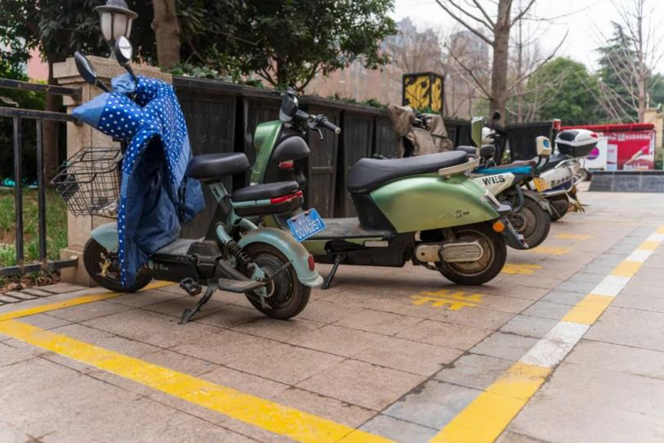 規範非機動車停放,讓文明“歸位”_fororder_圖片1