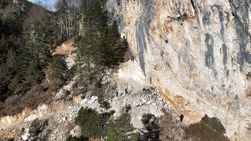 凉山冕宁发现神秘岩画 疑似史前狩猎采集人群所作_fororder_DJI_0460