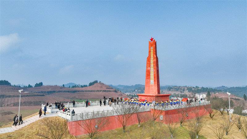 （转载）新春走基层丨红色资源赋能乡村振兴 “中国红军第一村”在四川蓬溪开园