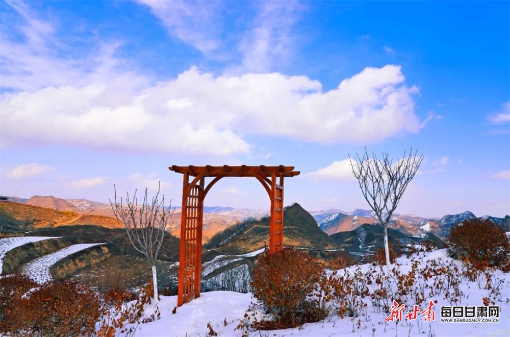 【輪播】天水：雪落武山魯班山 水墨丹霞景如畫_fororder_333