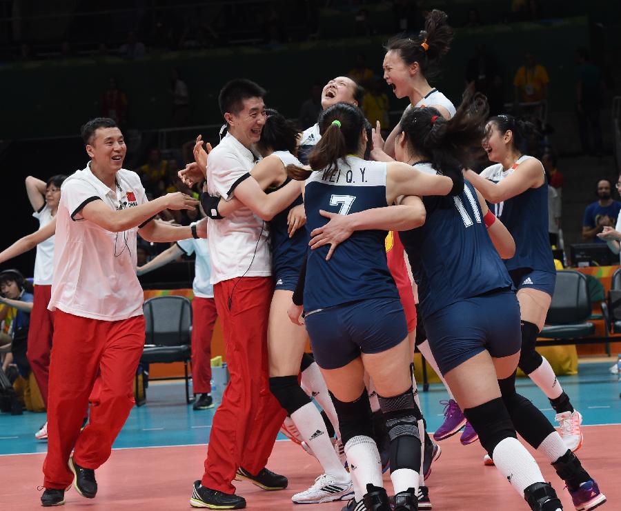 中国女排逆转淘汰巴西女排 挺进奥运四强