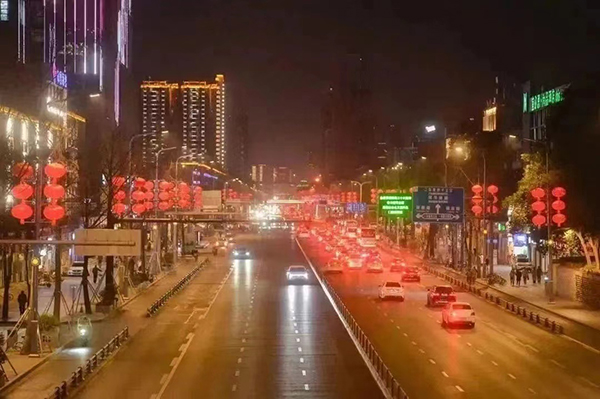 成都成华区：氛围感拉满 成华街头很美_fororder_夜晚的成华街头-供图-成华区融媒体中心