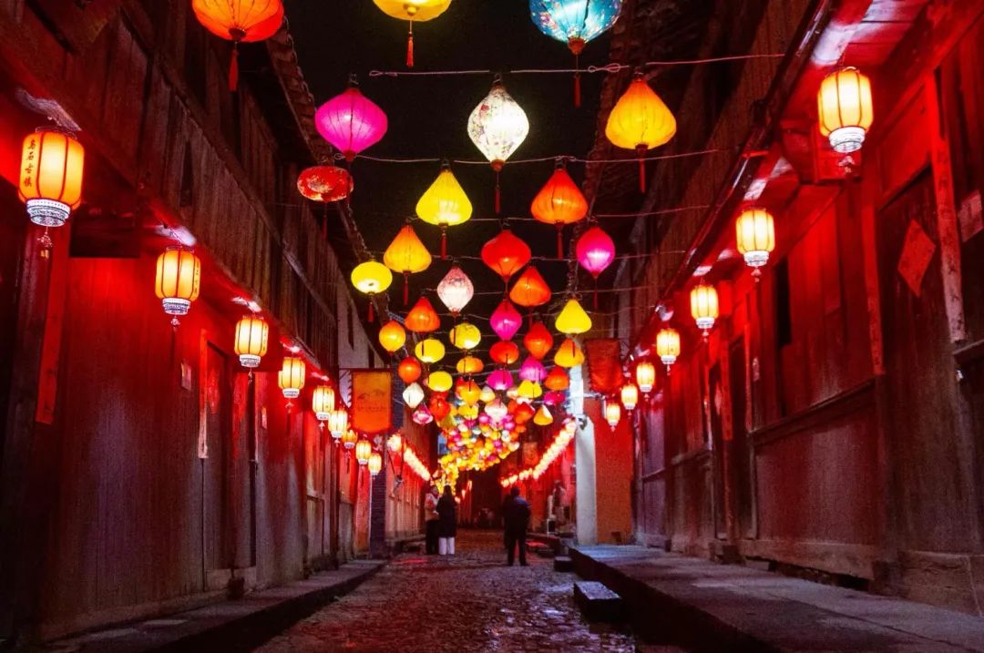 打铁花、皮影戏、兔展……春节金华玩什么？超全攻略，我来告诉你！_fororder_W020230122606103803741