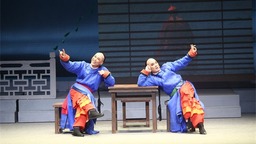 苏式文旅过大年！传统滑稽戏《苏州两公差》在苏州市公共文化中心精彩上演