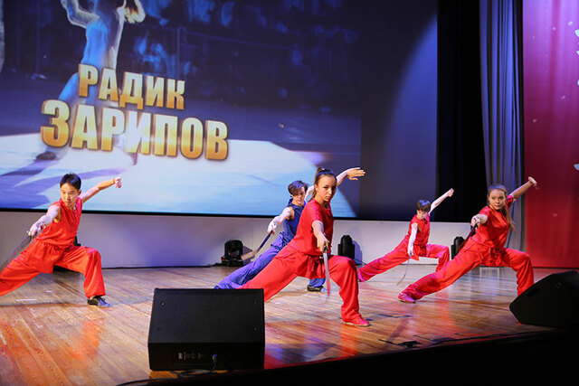 莫斯科民众观看春晚直播　感受春节文化