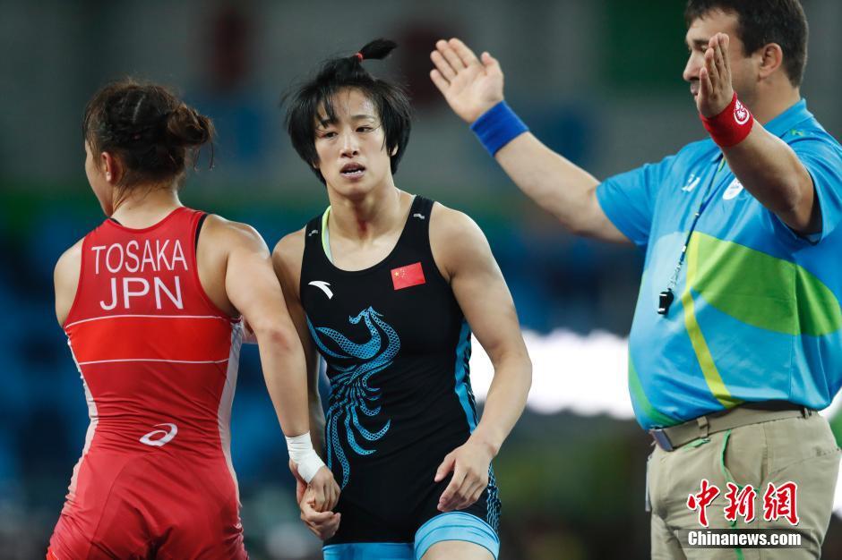 摔跤女子自由式半决赛 孙亚楠不敌日本选手