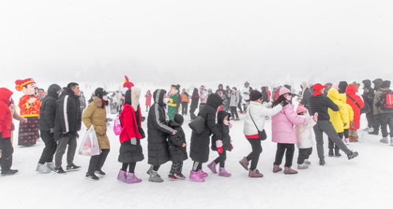 【原創】重慶武隆：年味十足 冰雪趣味多_fororder_微信圖片_20230126151548