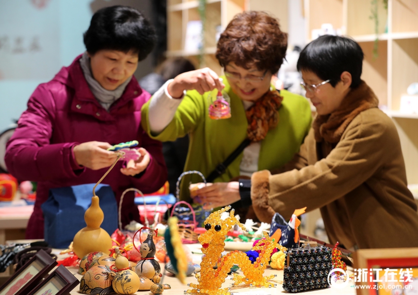 杭州举办女性手工艺作品展