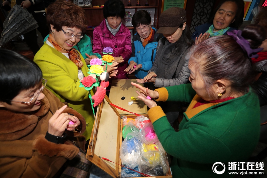 杭州举办女性手工艺作品展