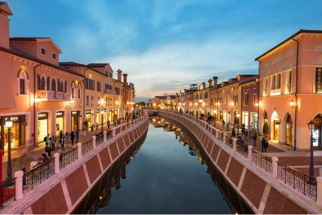 天津市商务局全面部署开展2023天津消费年活动_fororder_佛罗伦萨小镇购物 (2)