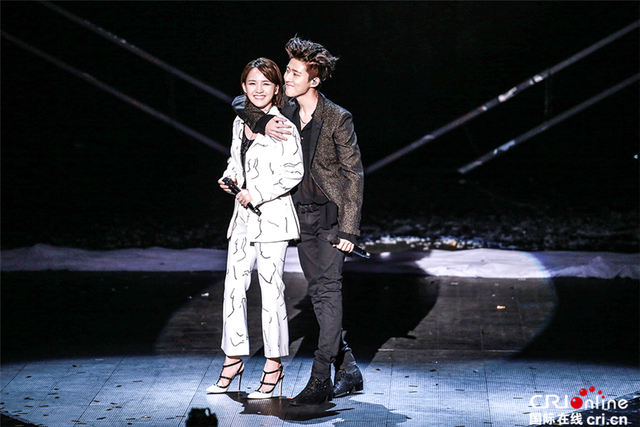 ikon队长深情"摸头杀" 陈梓童害羞直呼紧张