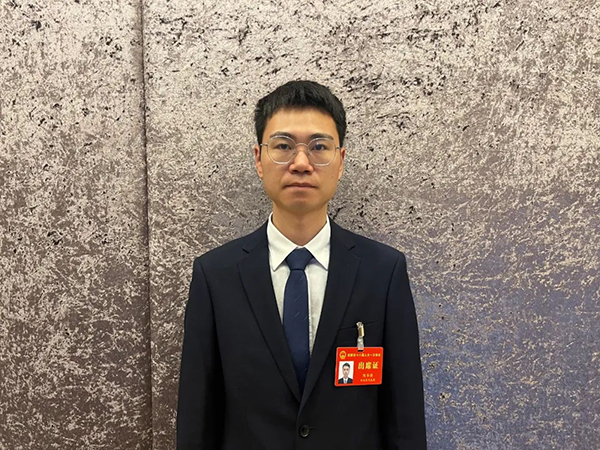 聚力天府新区建设发展 两会代表有话说_fororder_市人大代表、四川天府国际会展集团有限公司客户服务部主管陈华强-供图-天府新区党群工作部
