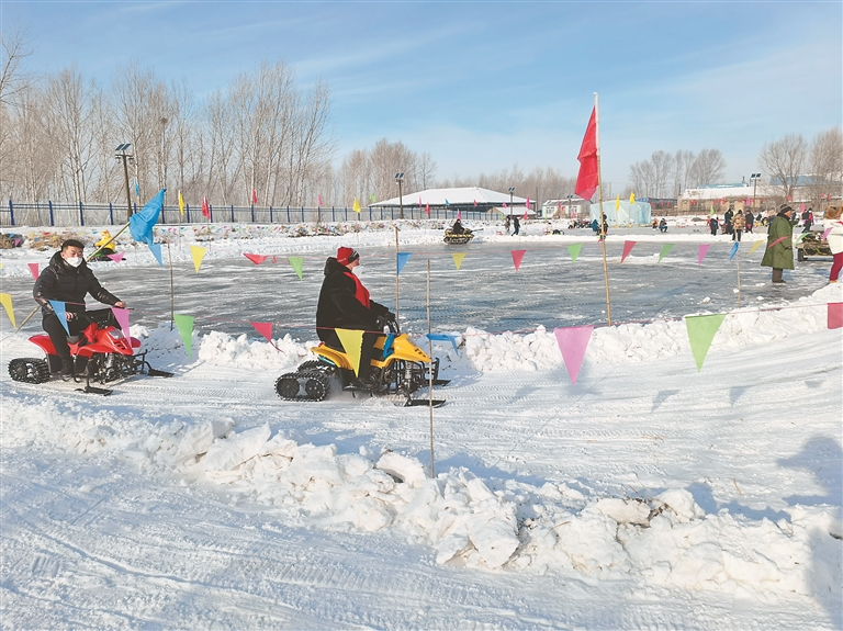 海倫四大坊民俗村裏玩轉冰雪