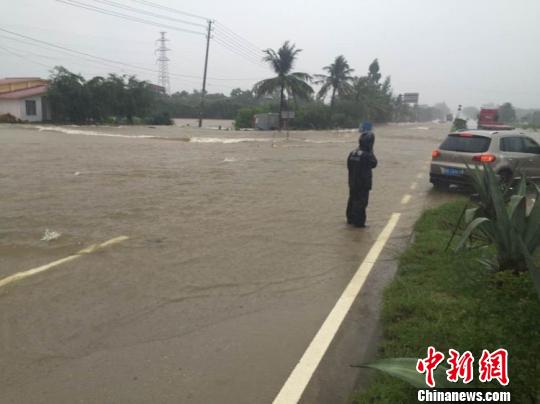 海南省将防汛防风应急响应提升至II级 临高县转移逾11000人
