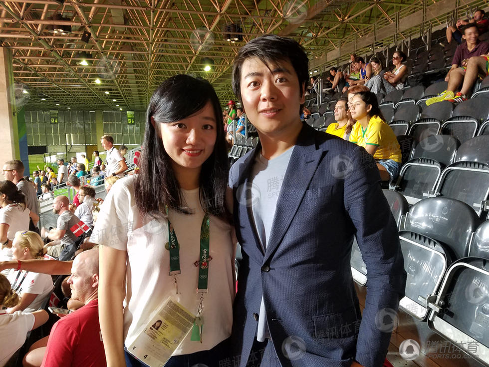 郎朗跨界变解说员 美女主播PK钢琴大师