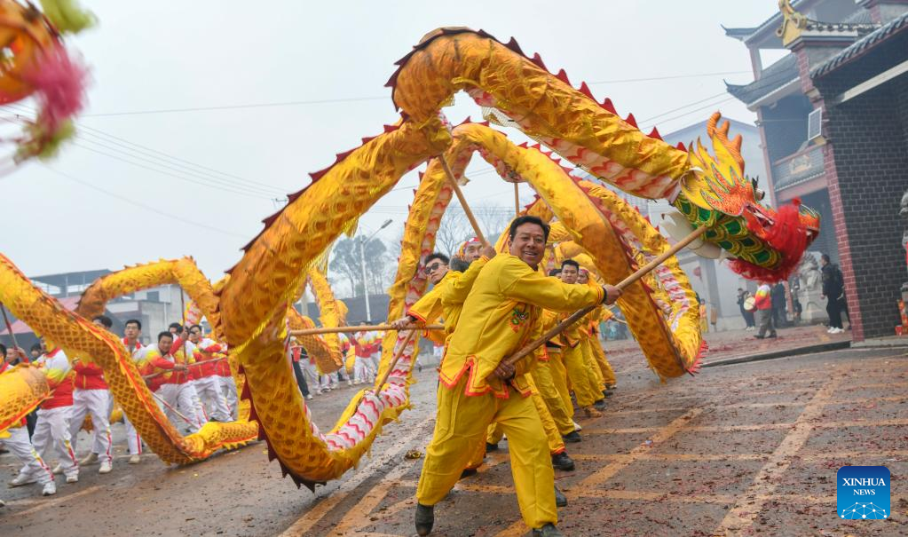 People enjoy Chinese Lunar New Year holiday across China