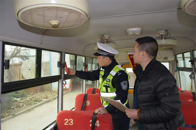 開學季！寶雞眉縣交警積極開展校車安全檢查_fororder_圖片22